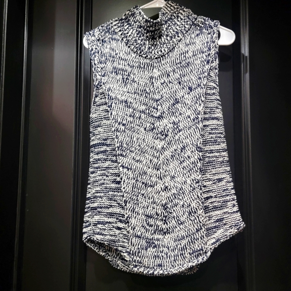 Turtle necj sweater